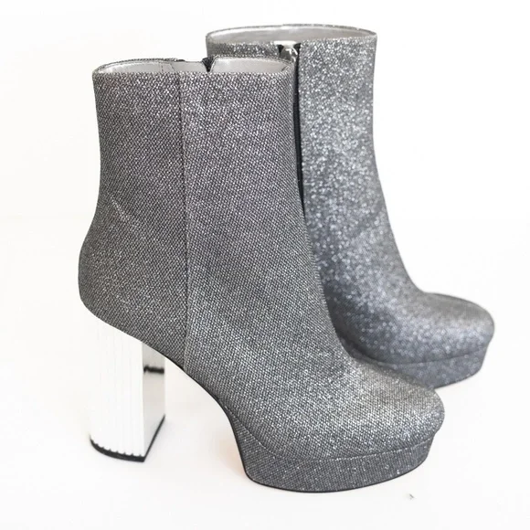 MICHAEL Michael Kors.Silver Platform Booties.Sz 8.5. - Picture 4 of 16